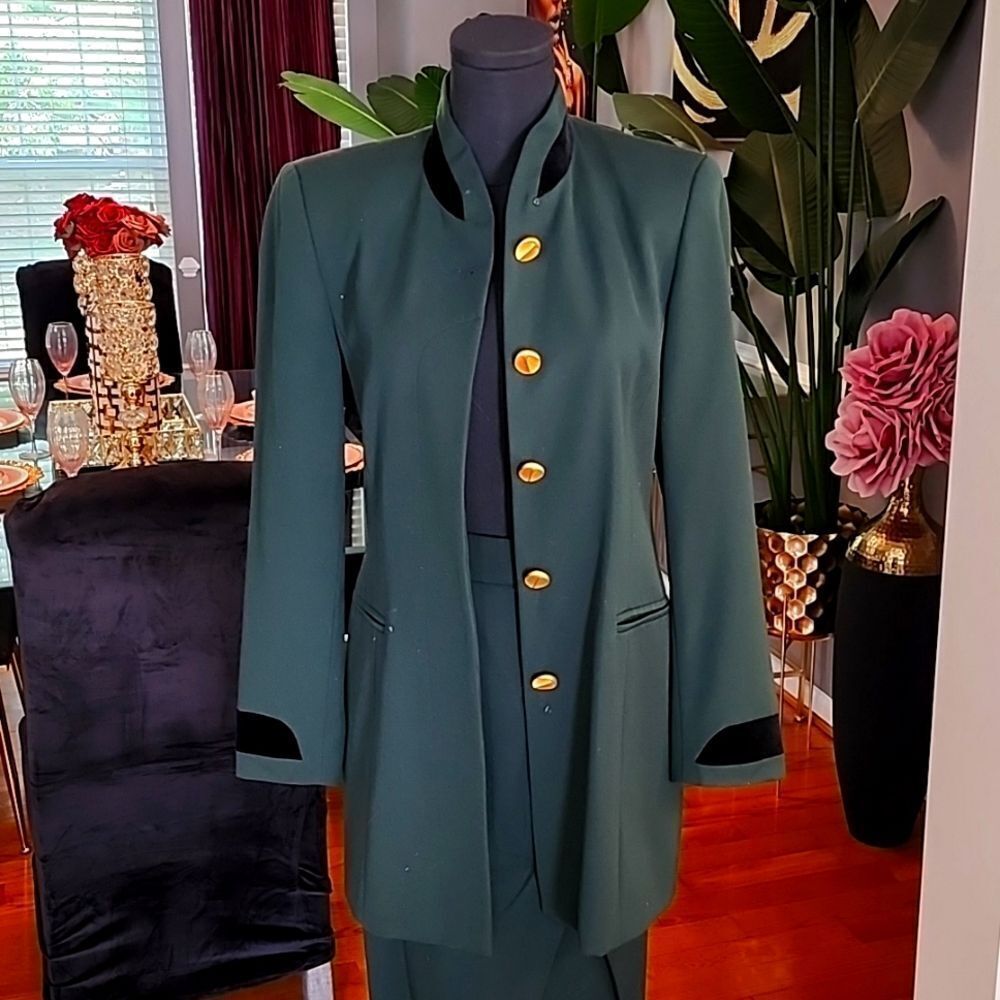 Escada suit  - Picture 3 of 8